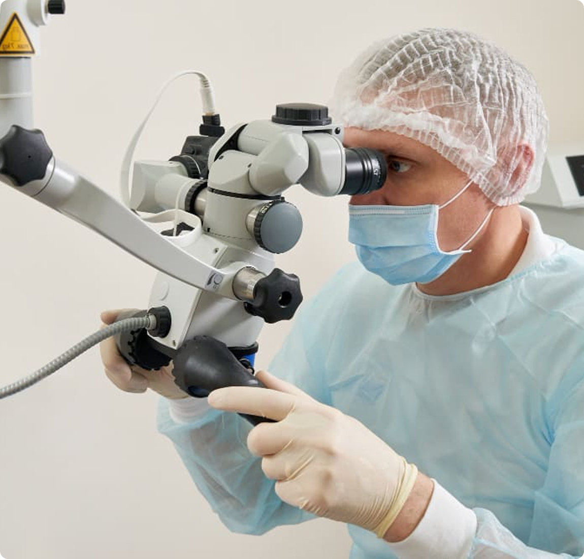 Лечение зубов под микроскопом